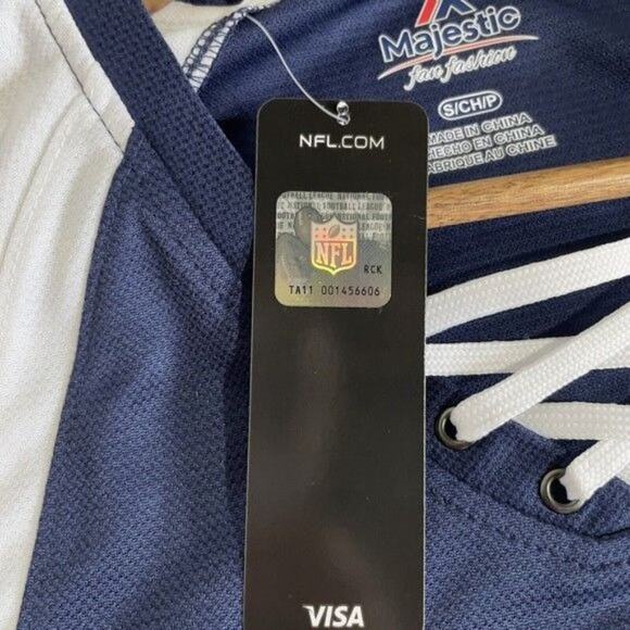 Majestic NFL Womens New England Patriots Football V-Neck Small Flaw NWT โฆ - Picture 11 of 13